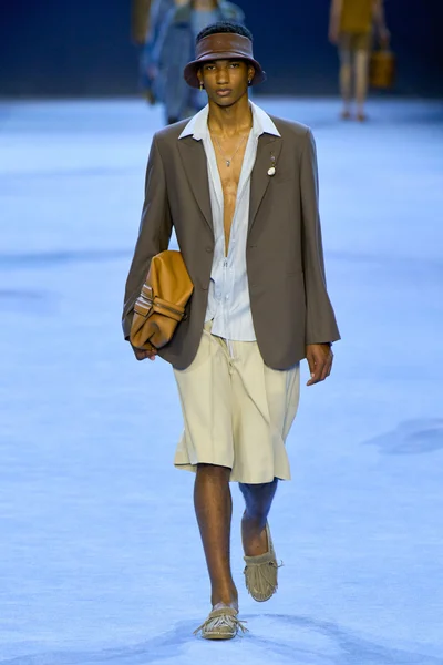 Look 9
